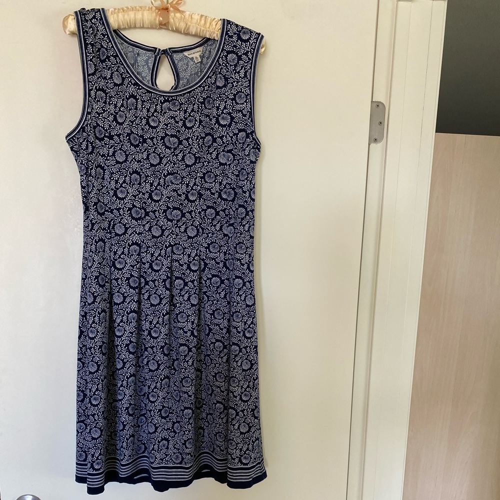 Max studio sleeveless a line dress